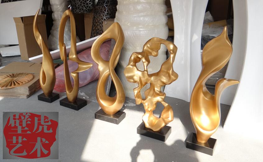 深圳树脂雕塑厂供应抽象喷金漆雕塑 艺术摆件