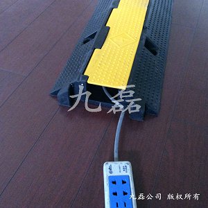 室内过线板价格|一孔电线过线板|上海橡胶过线板厂家