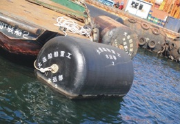 青岛正豪供应高品质聚氨酯实心漂浮性能强 耐撞击水上大型浮体