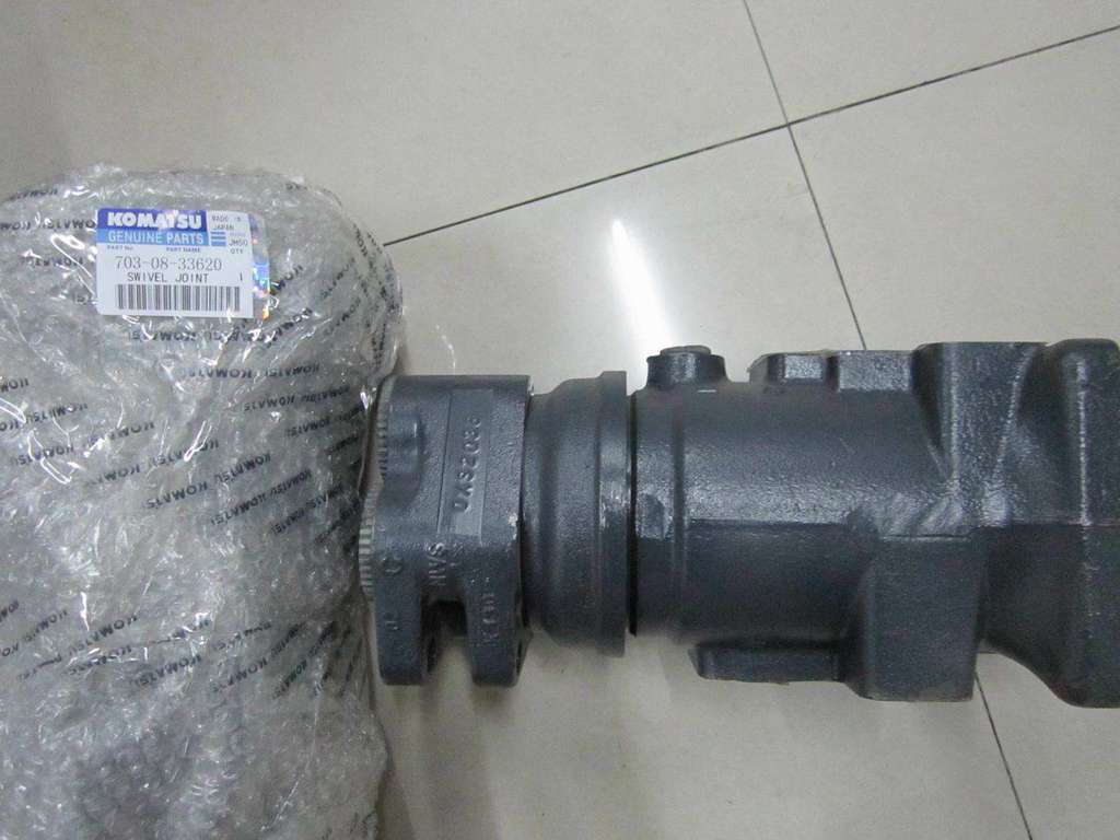 供应小松挖机PC400-6回转接头703-08-33620