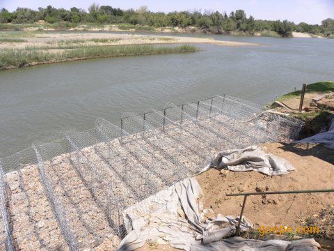 河道护堤12*15宾格网规格，护脚格宾石笼护垫，生态热镀锌格宾网