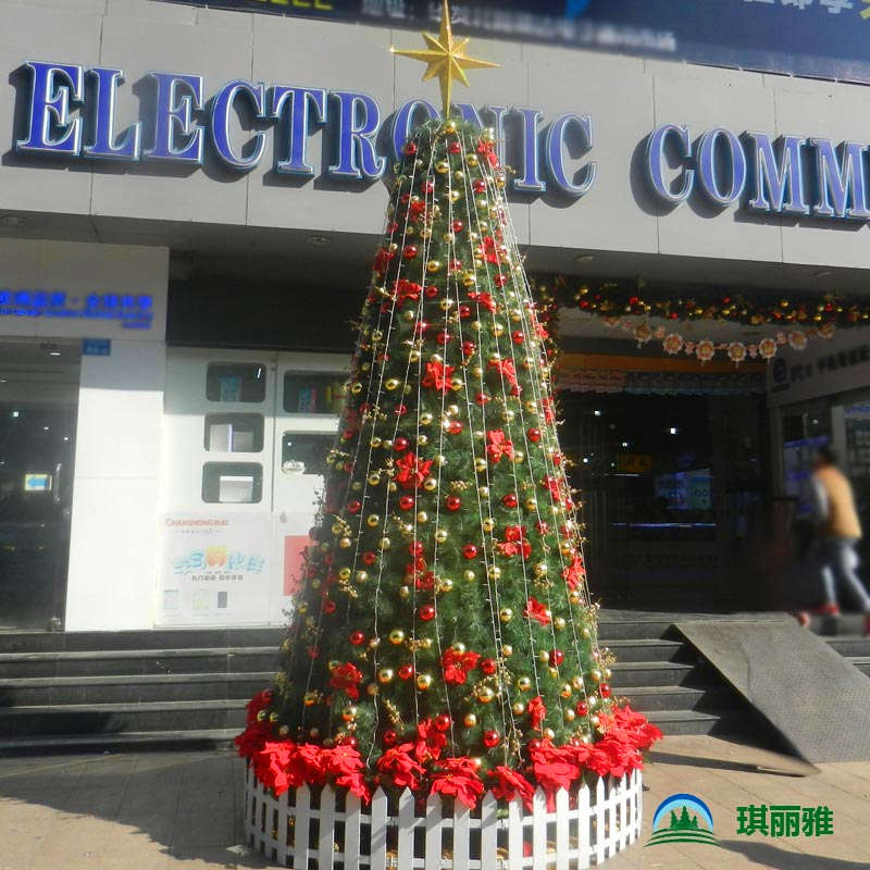 深圳大型商业城圣诞树装饰方案