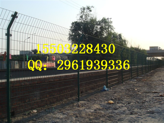 淄博农场围墙铁丝网围栏多少钱一米