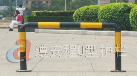 深圳铁制品加工公司专业焊接U型护栏，U型护栏订做， U型护栏上门安装