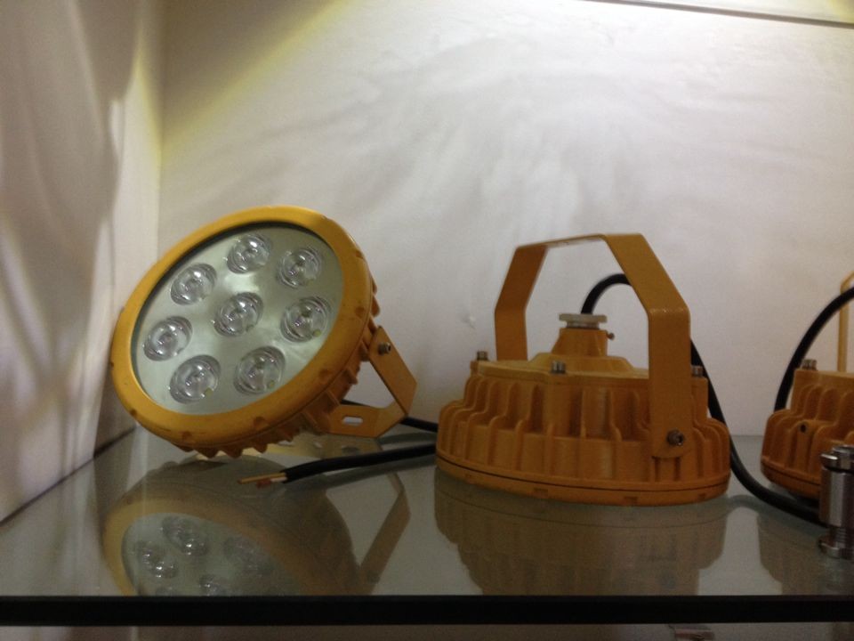 重庆供应 BC9303 LED防爆平台灯 LED防爆灯具