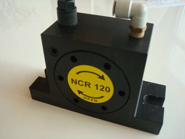 NCR120滚轴式气动高频振动器