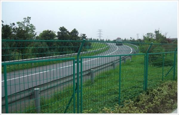 高速公路护栏厂家直销 工厂,小区,双边丝护栏网,隔离网