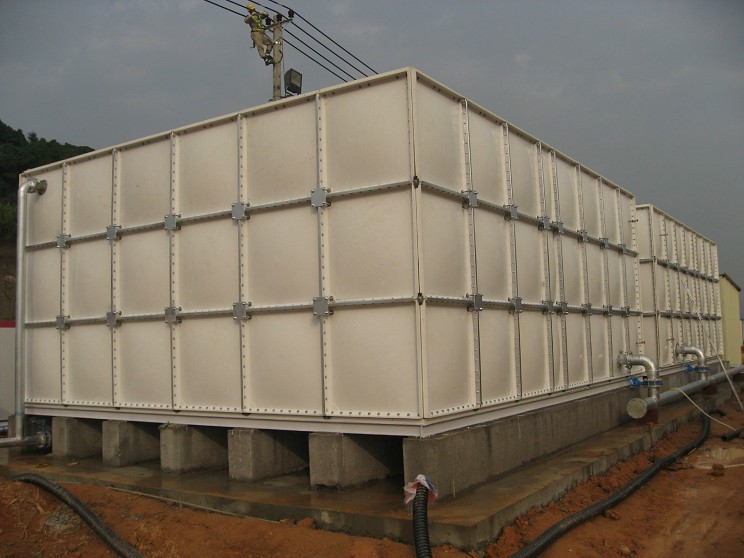 玻璃钢组合式水箱选贵州乾荣环保品质保障