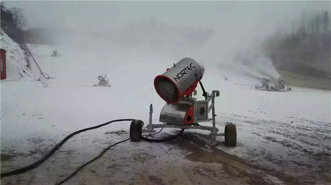 造雪机促销活动 人工造雪机特点