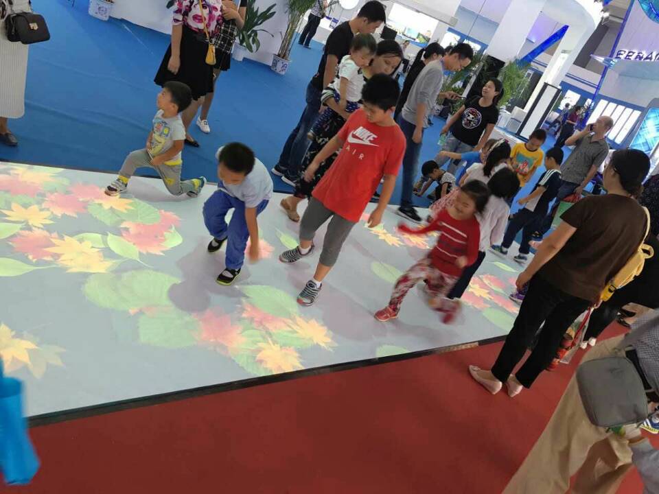 河南郑州多人互动，多点触控墙，虚拟互动游戏，亲子互动设计，体感互动报价