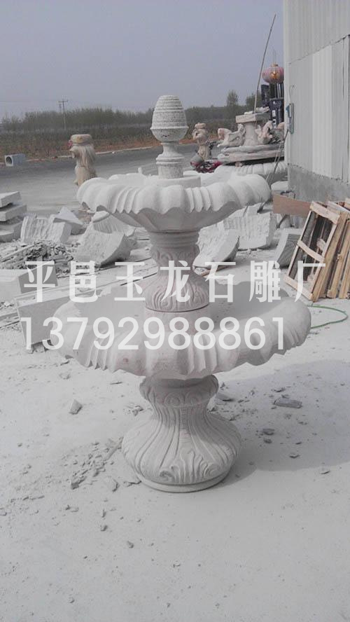 黄锈石花盆厂家教大家选购黄锈石花盆的方法