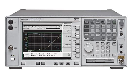 Agilent/Keysight E4440A PSA 频谱分析仪，3 Hz 至 26.5 GHz