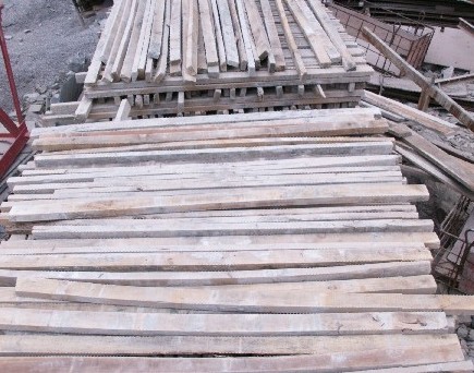 二手模板出售、上海工地模板收购出售上海建筑工地木材模板方木木方跳板大量回收收购出售、上海建筑模板批发