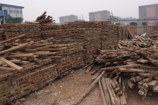 上海建筑模板批发出售、上海建筑木方批发零售、上海新旧建筑木材批发 上海建筑二手工地木材方木模板小方 