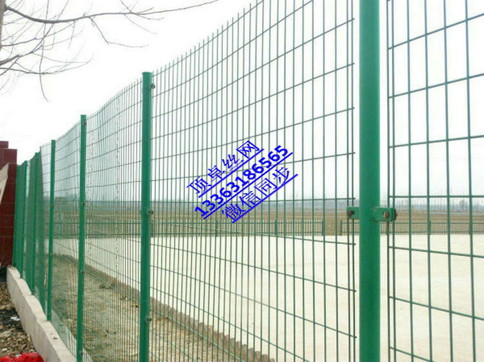 小区护栏网厂家 浸塑护栏网 园林防护网