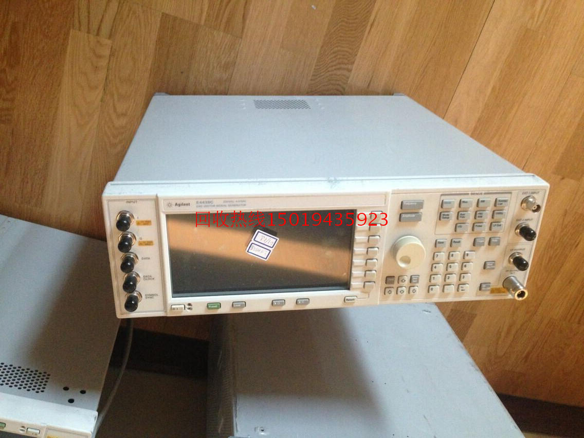 Agilent E4438C矢量信号发生器