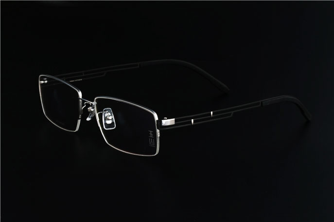 北京眼镜架ODM厂商，时尚简约钛金属近视商务眼镜架ODM 玉山眼