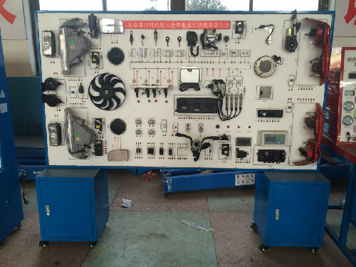 大众桑塔纳时代超人全车电器系统实训台