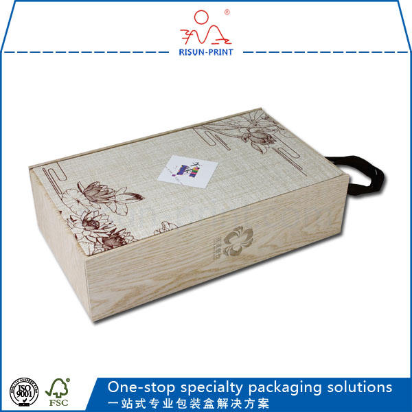 印刷包装盒公司,印刷包装盒有专业齐全的包装盒设备