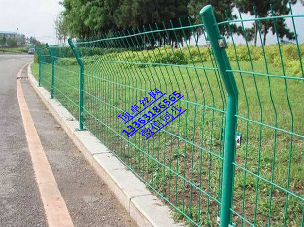 安阳护栏网厂家 浸塑铁丝网围栏 双边丝护栏网