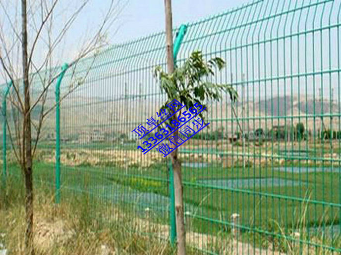潜江铁丝网围栏 护栏网厂家 双边丝护栏网