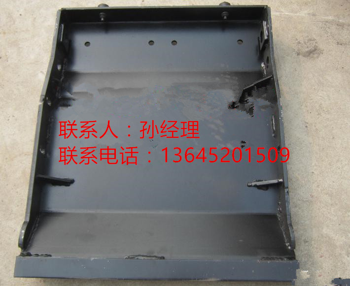 三一SSP220C-5履带式摊铺机夯锤前挡板质量稳定