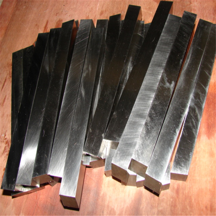 分类  钨钴合金  钨钴合金又称碳化钨-钴钨钢，是由碳化钨和金属钴组成的钨钢。按钴含量，可分为高钴(