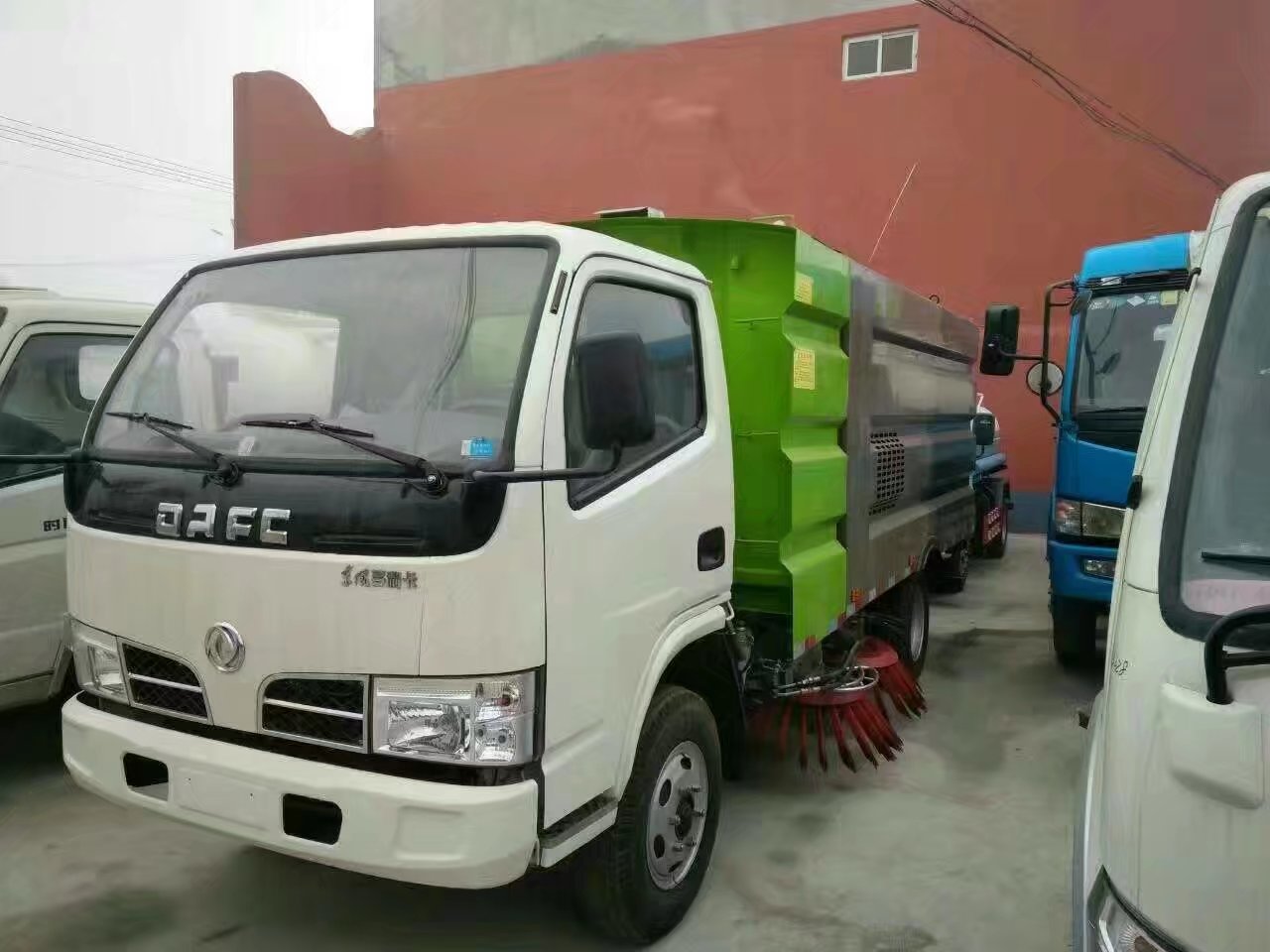 出售奥翔1500扫路车