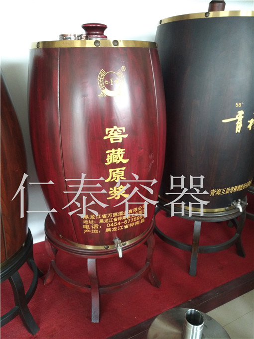 厂家专业生产各种规格优质耐用美观实木酒桶