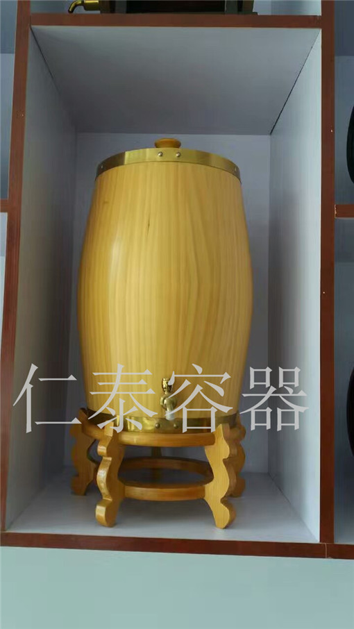 厂家专业生产定做各种规格橡木木酒桶