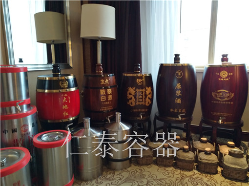 厂家专业生产各种规格酒容器 实木酒桶