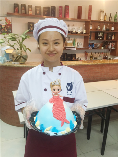 广州哪家学校蛋糕培训课程有名？东南广州裱花培训