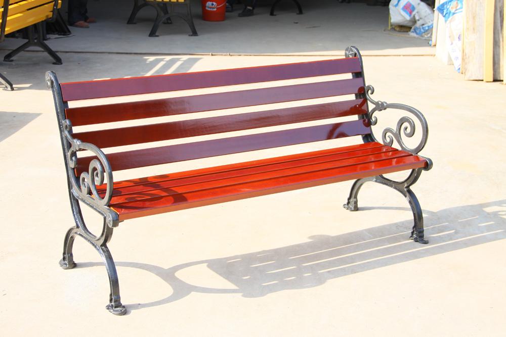 南宁 每10张公园椅 就有1张来自——鹰族蒲庙休闲椅