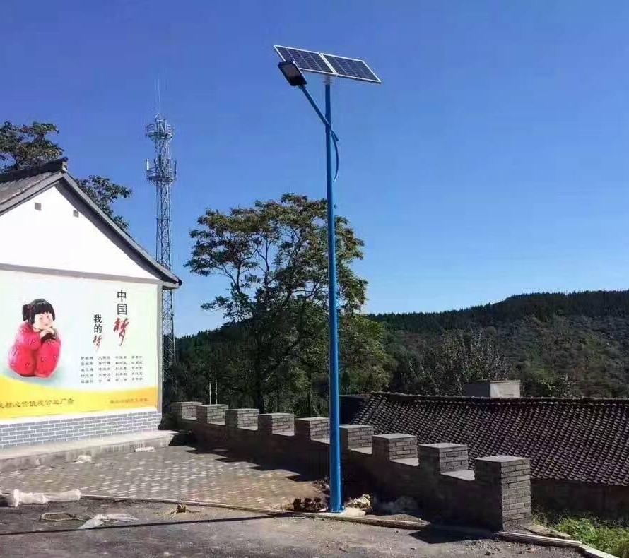 农村太阳能路灯多少钱一个