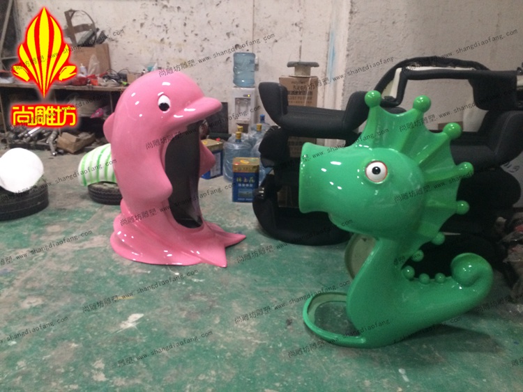 玻璃钢海洋动物雕塑摆件道具 海豚海马造型垃圾桶工艺品