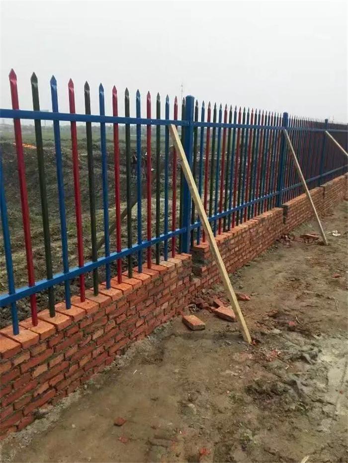 学校围墙护栏楼梯扶手高度多少合适