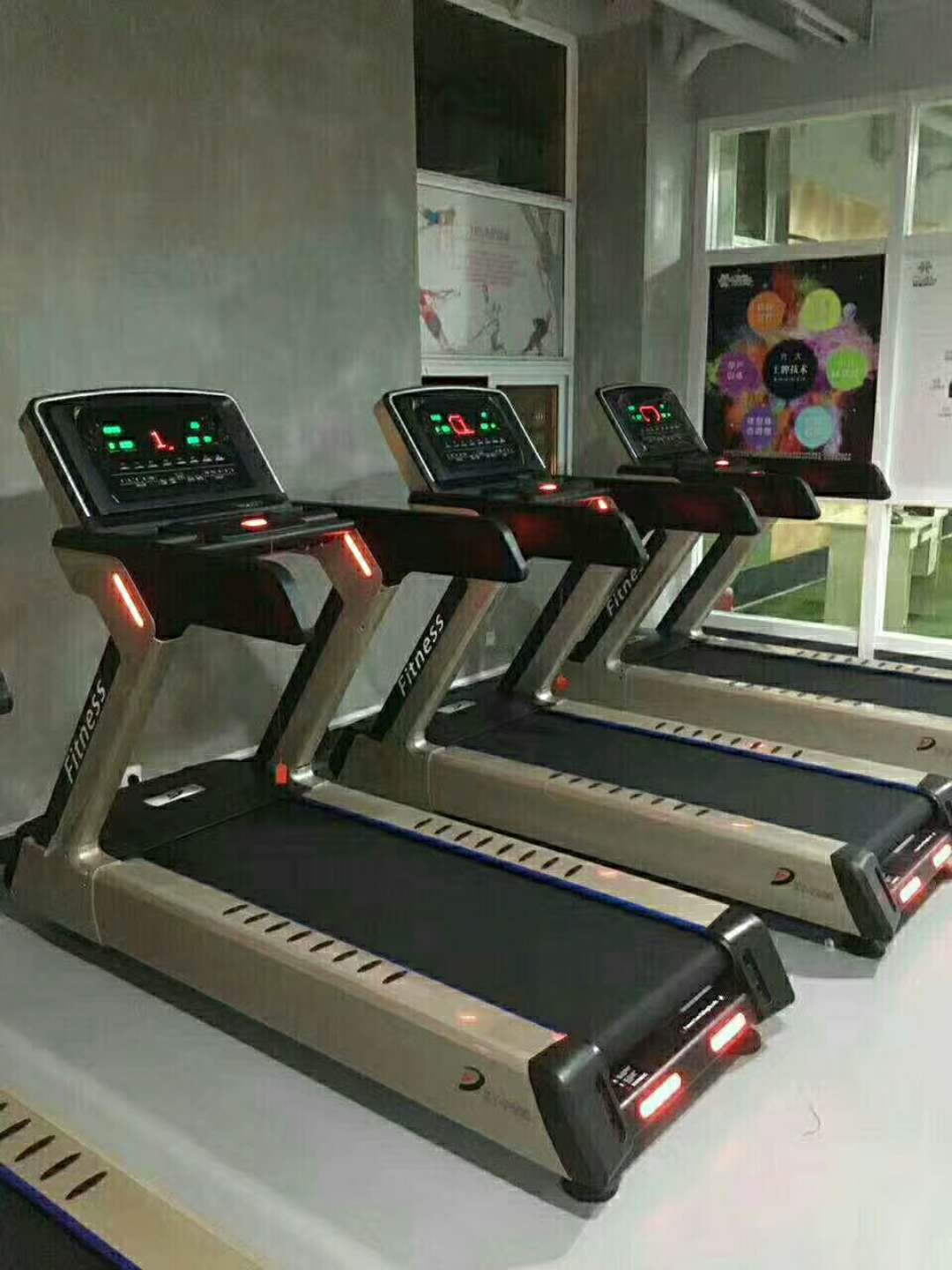 山东奥信德健身器材厂家直销6800健身房商用电动超静音跑步机