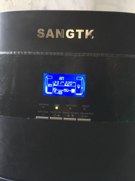 新款山特3C20KSups电源LED显示屏SANTAK