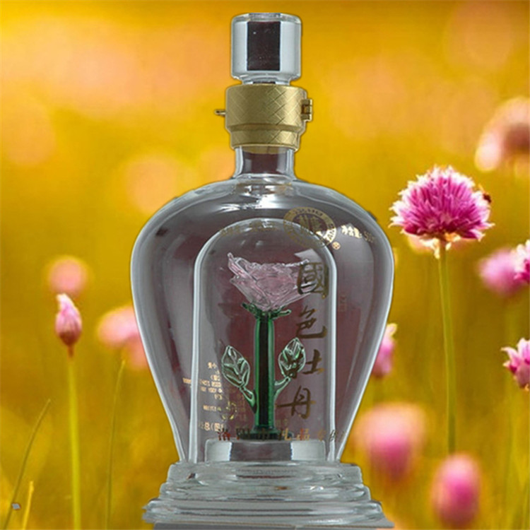 厂家生产高硼硅玻璃工艺酒瓶
