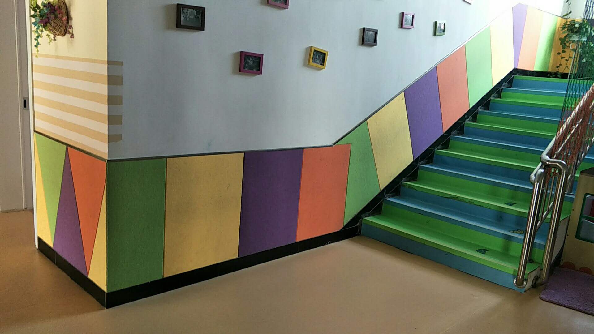 幼儿园卡通塑胶地板_幼儿园专用建材正蓝塑胶地板