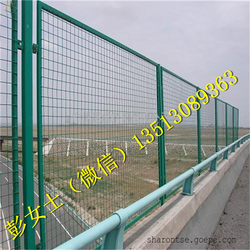 公路护栏网 铁路护栏 机场防护网厂家