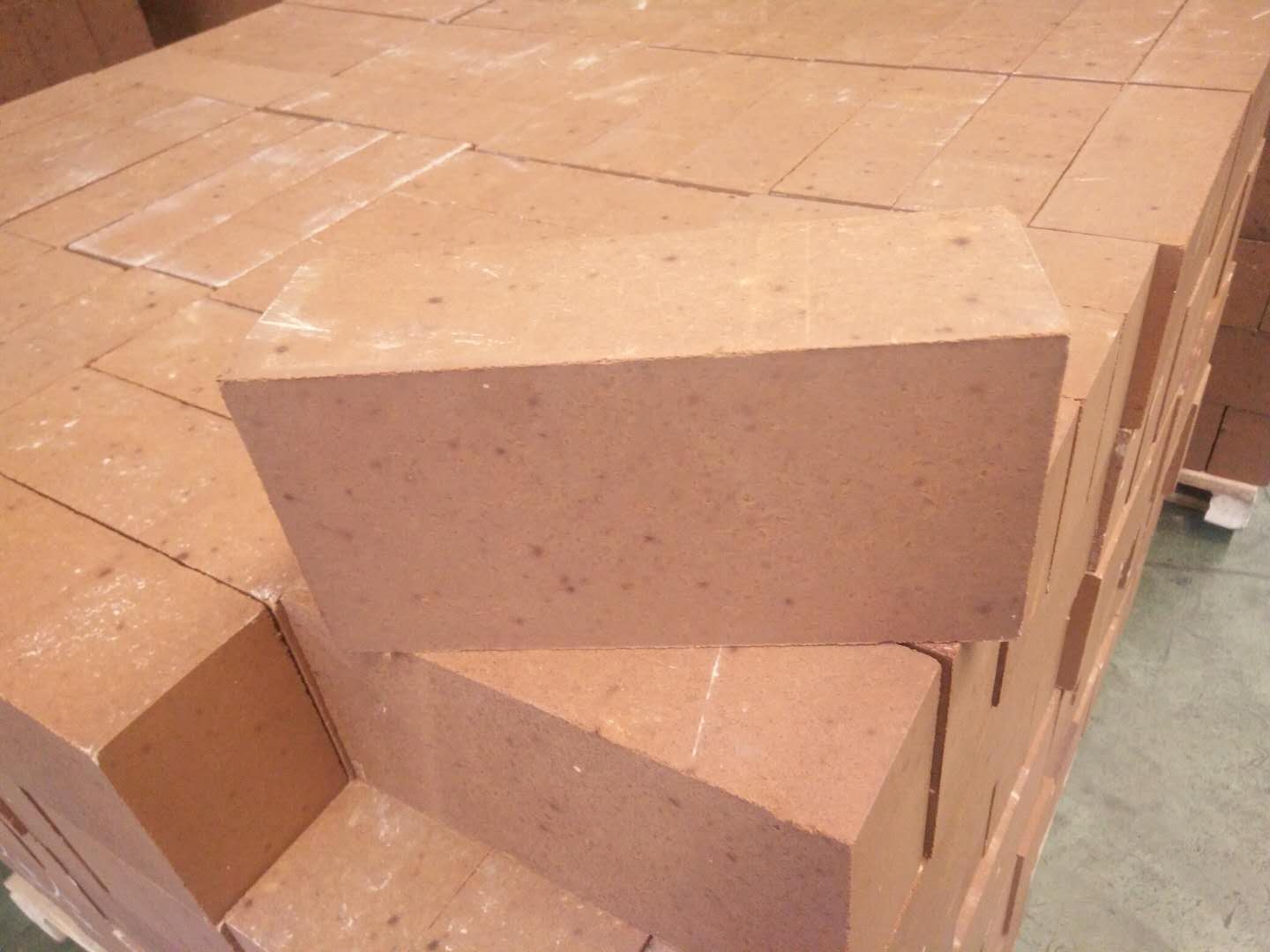 高温烧结标准镁砖