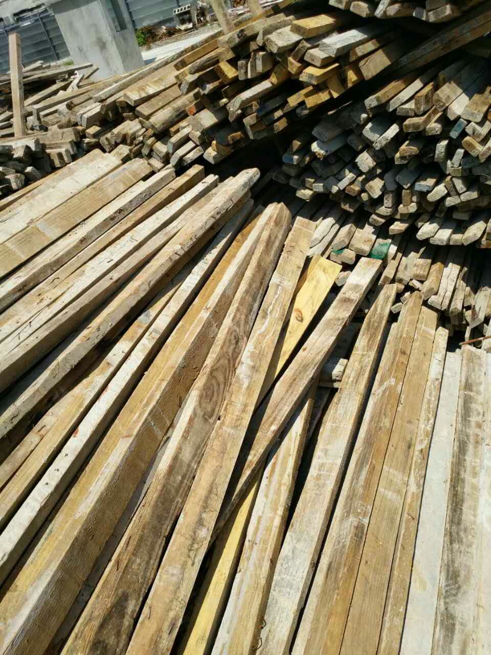 建筑模板出售 建筑方木出售 就模板回收 就方木回收 二手模板回收 二手方木回收