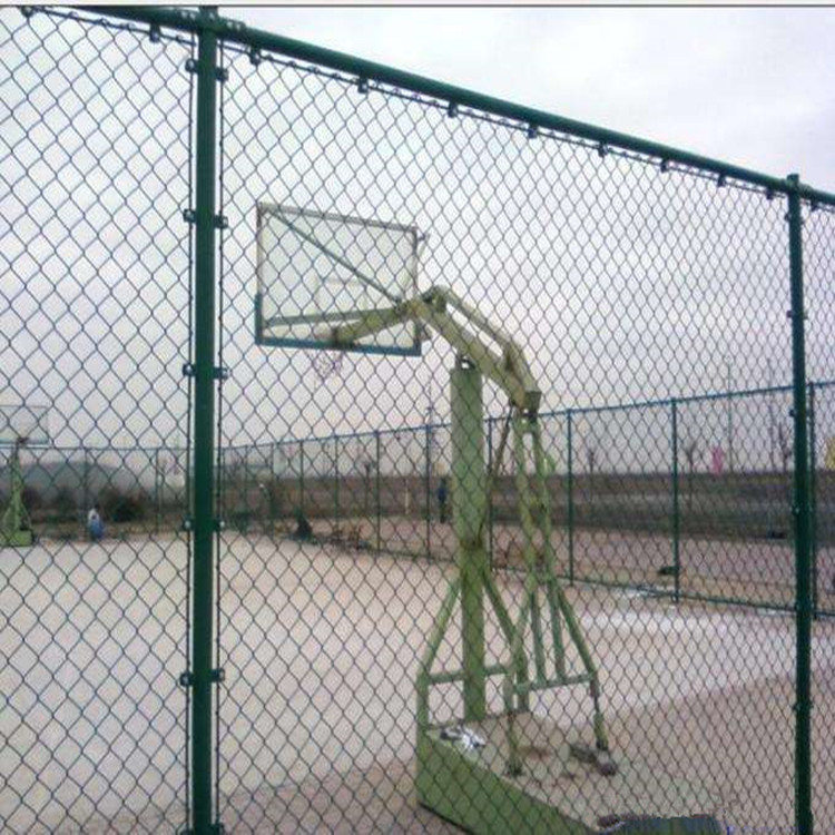学校篮球场围网规格  足球场勾花围栏网价格