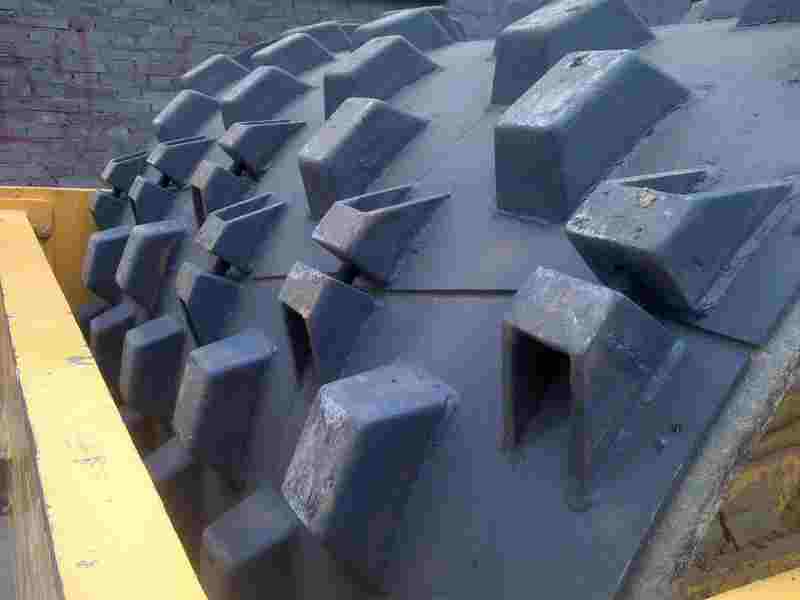 出售洛建220压路机一台