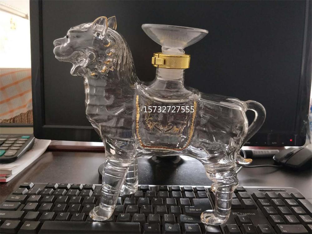 狮子酒瓶沧州铁狮子酒瓶创意玻璃酒瓶沧州特产玻璃瓶
