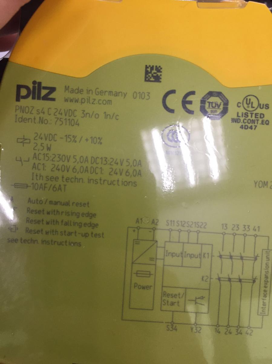 PILZ继电器PNOZ s4 C 24VDC 3 n/o 1 n/c皮尔兹安全继电器总代理75110