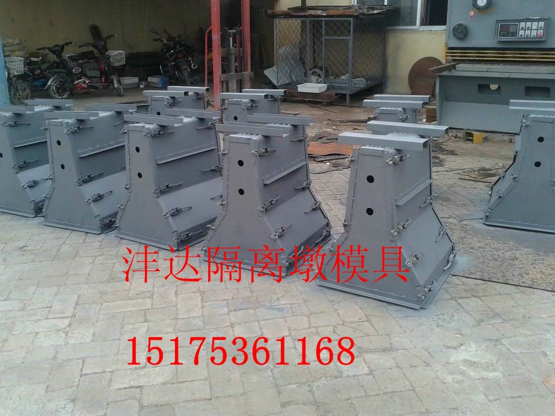 隔离墩规格 公路隔离墩厂家