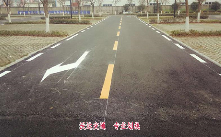 咸宁小区道路划线