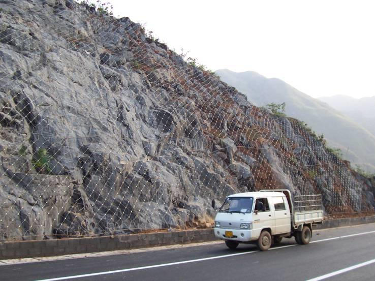 高速公路柔性防护网